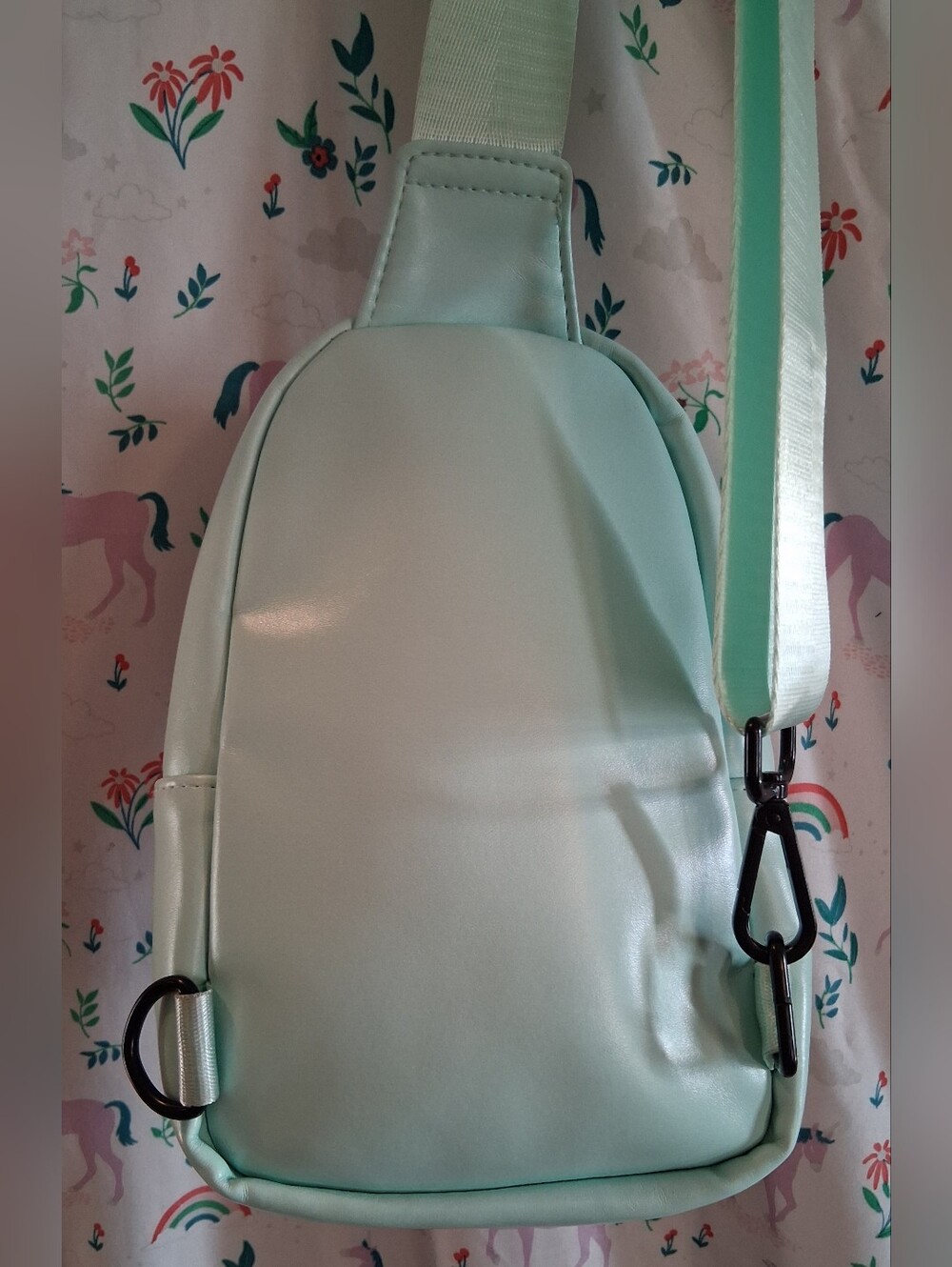 EUC Disney Universal Studios Retired Creature From The Black Lagoon Sling Bag - Picture 4 of 14